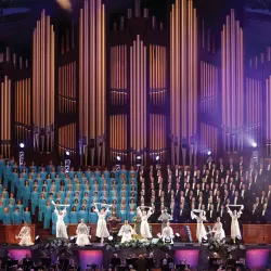 Christmas With the Mormon Tabernacle Choir Featuring Laura Osnes and Martin Jarvis